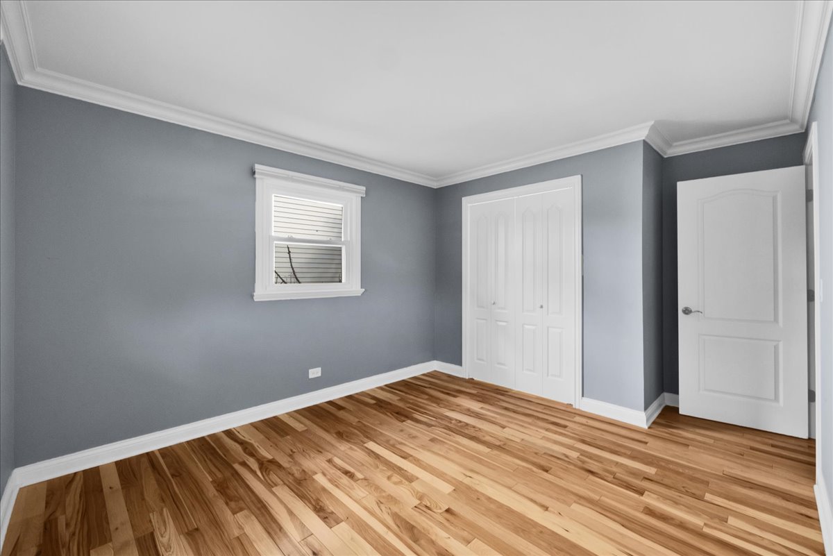 1427 S Busse Road, Mount Prospect, IL 60056