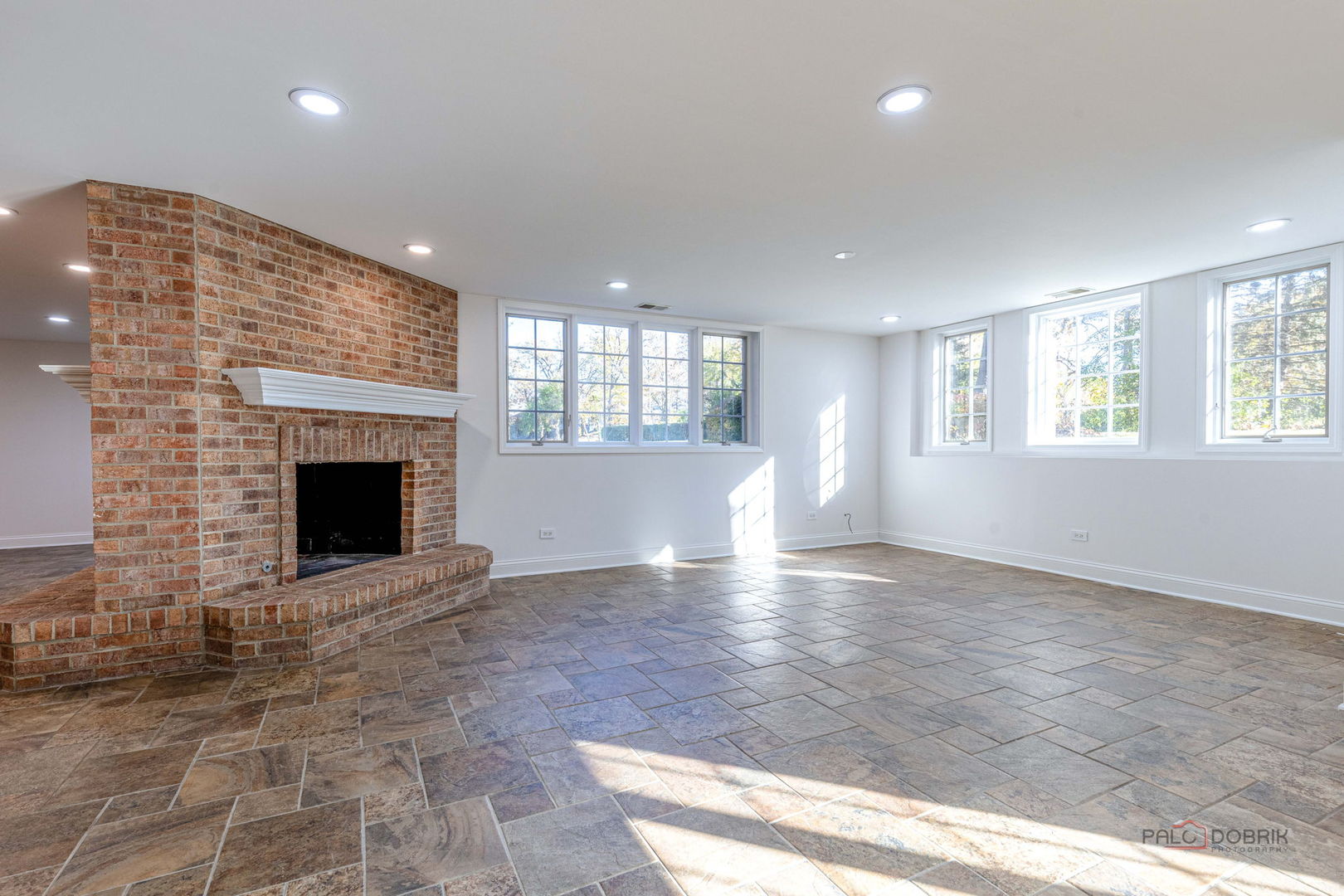 12 RIDERWOOD Road, North Barrington, IL 60010