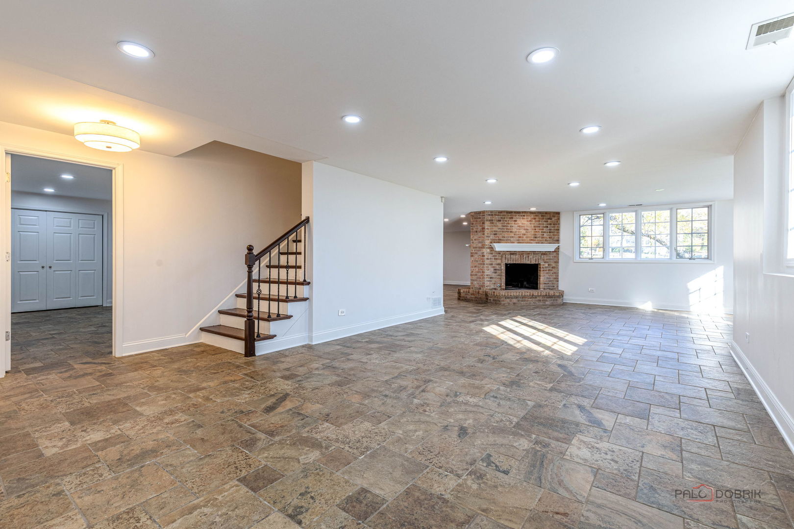 12 RIDERWOOD Road, North Barrington, IL 60010