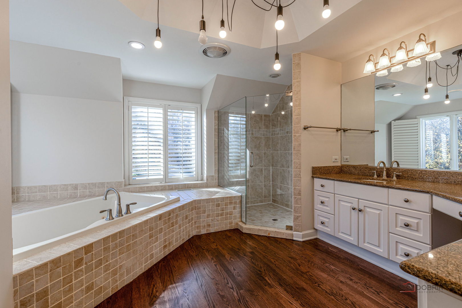 12 RIDERWOOD Road, North Barrington, IL 60010