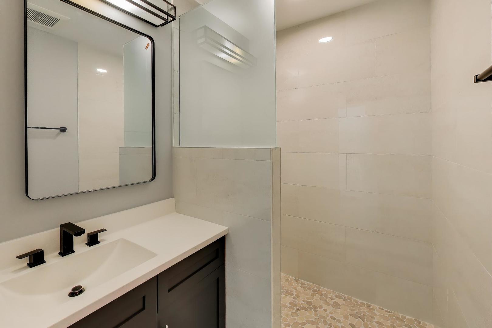 124 Commonwealth Drive, Bolingbrook, IL 60440