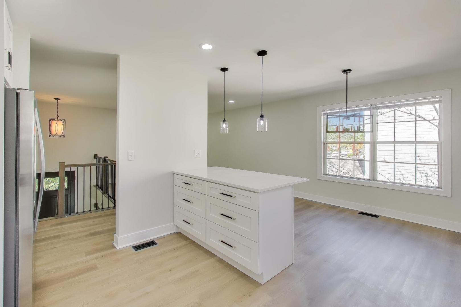 124 Commonwealth Drive, Bolingbrook, IL 60440