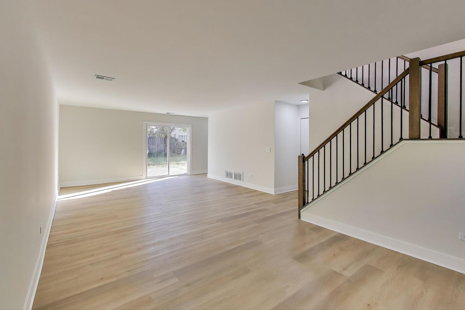 124 Commonwealth Drive, Bolingbrook, IL 60440