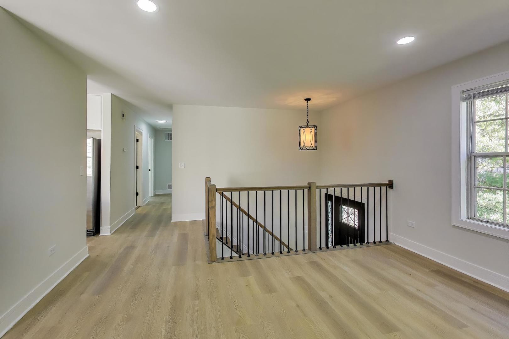 124 Commonwealth Drive, Bolingbrook, IL 60440