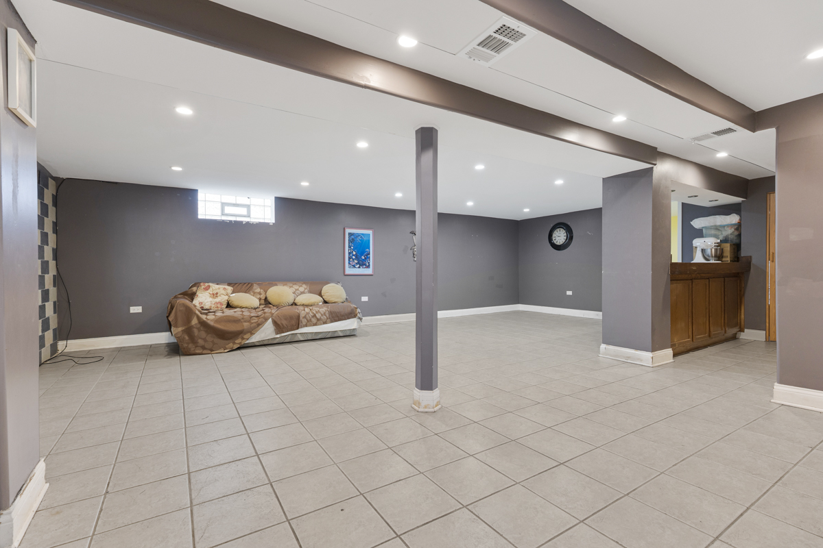 4928 N OVERHILL Avenue, Norridge, IL 60706