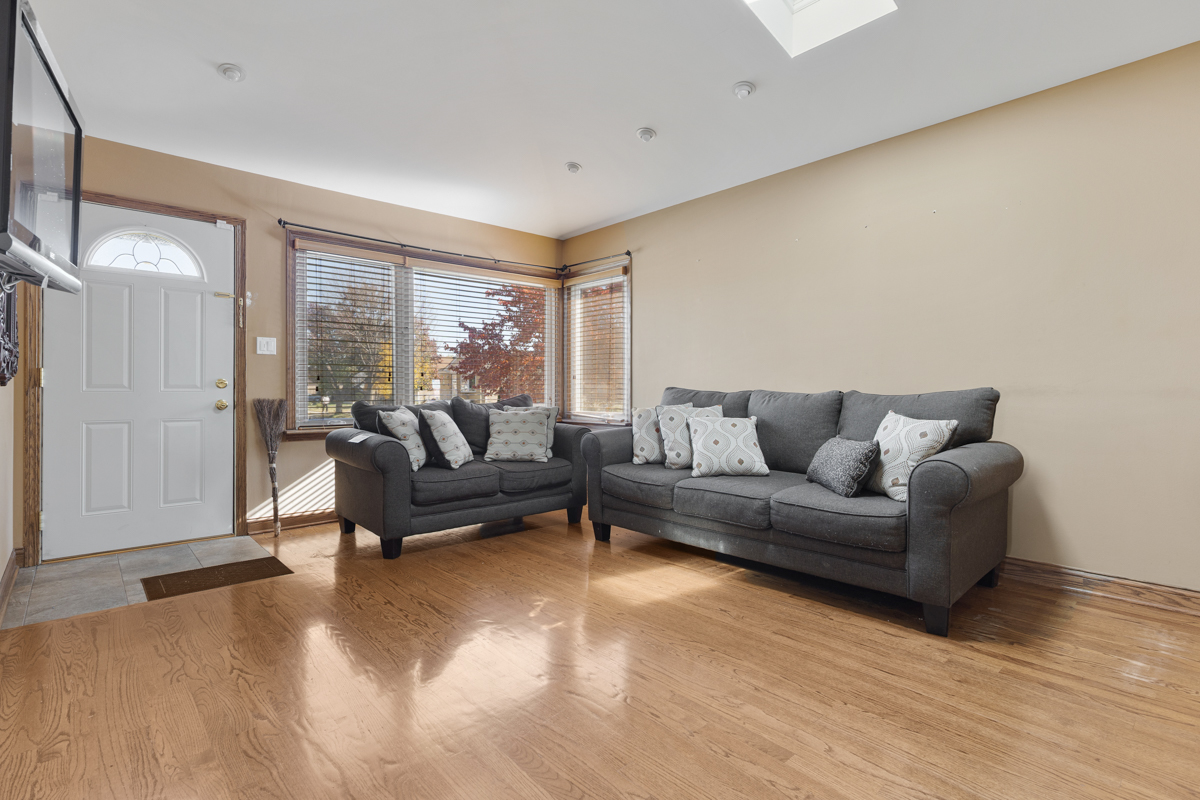 4928 N OVERHILL Avenue, Norridge, IL 60706