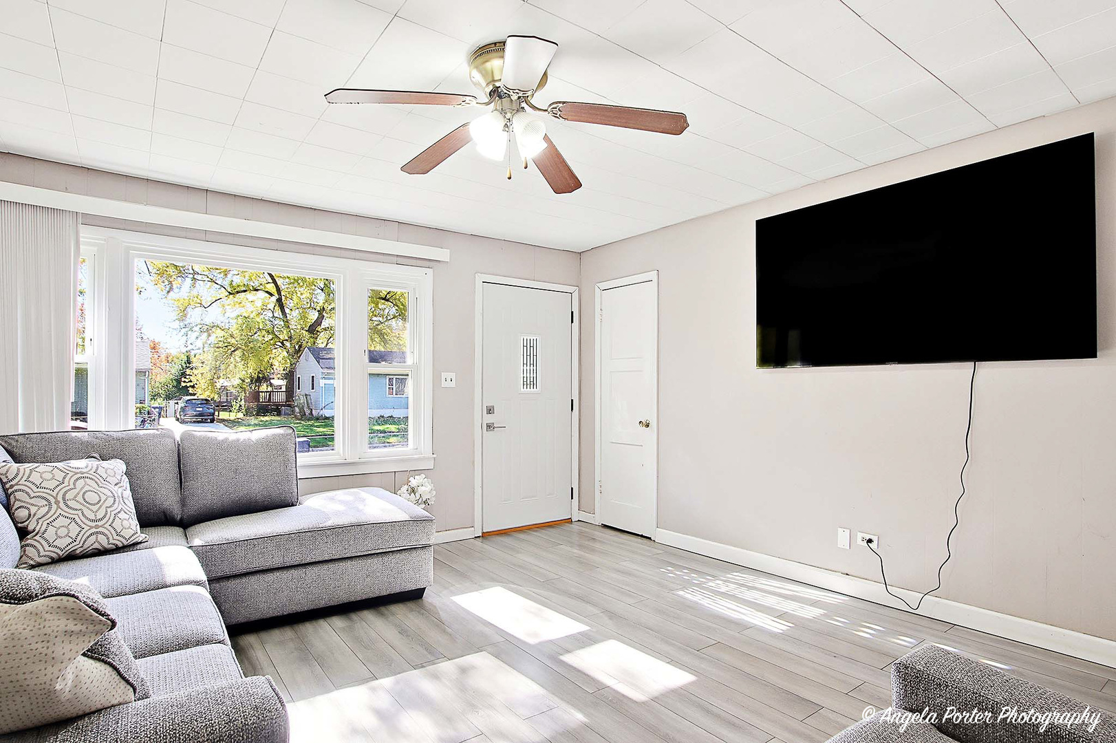 1612 WHITNEY Street, Waukegan, IL 60087