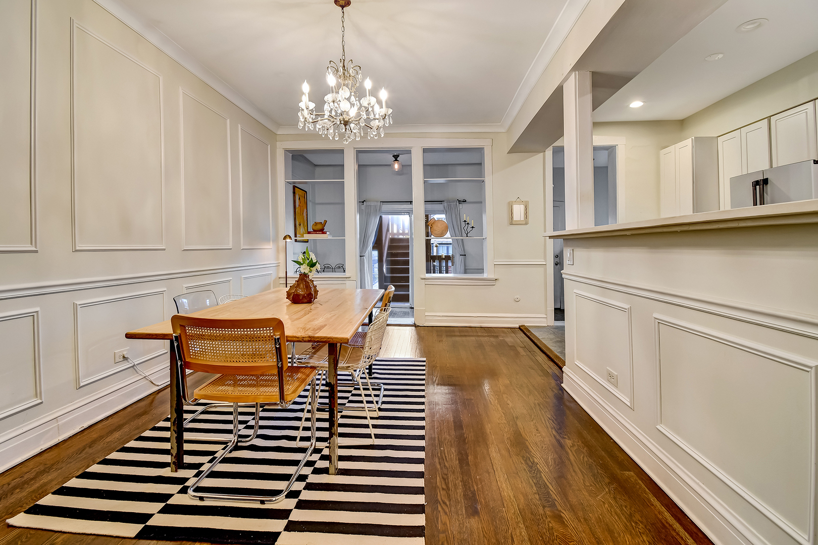 1447 W Warner Avenue #2W, Chicago, IL 60613