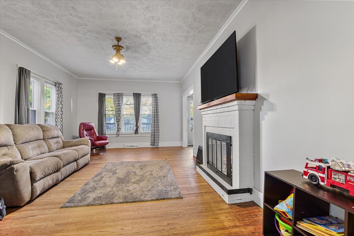 209 W Martin Street, Forrest, IL 61741