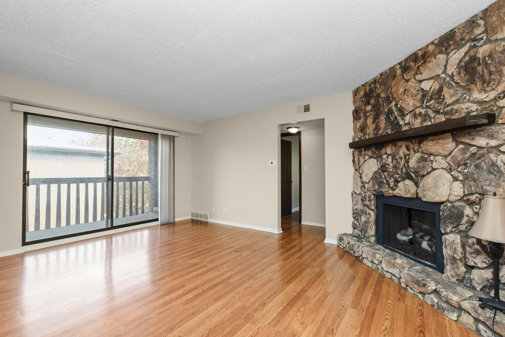 13616 Lamon Avenue #411, Crestwood, IL 60418