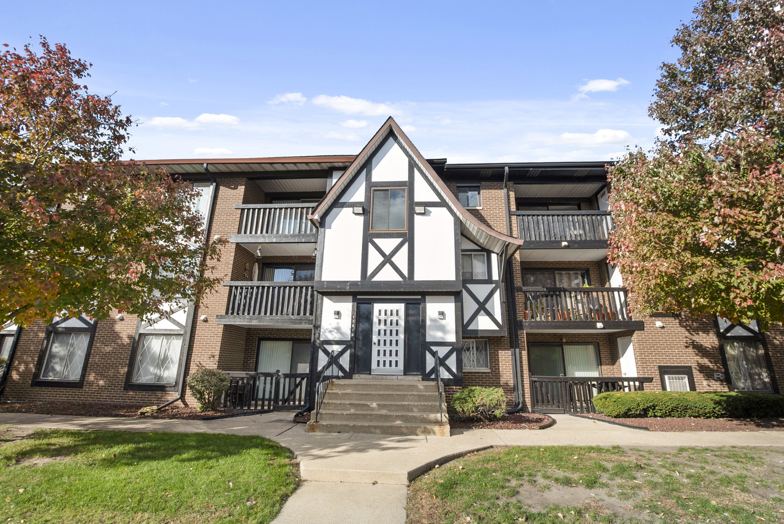 13616 Lamon Avenue #411, Crestwood, IL 60418