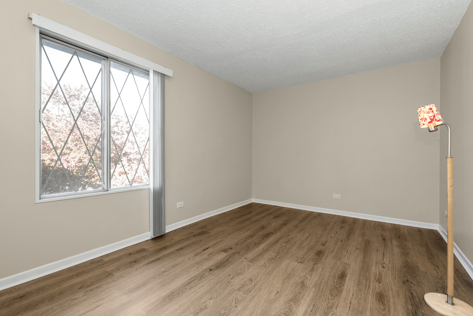 13616 Lamon Avenue #411, Crestwood, IL 60418