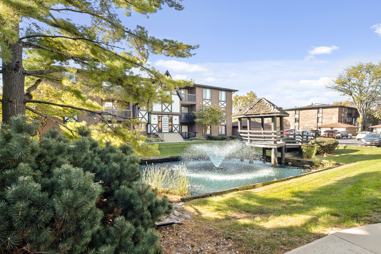 13616 Lamon Avenue #411, Crestwood, IL 60418