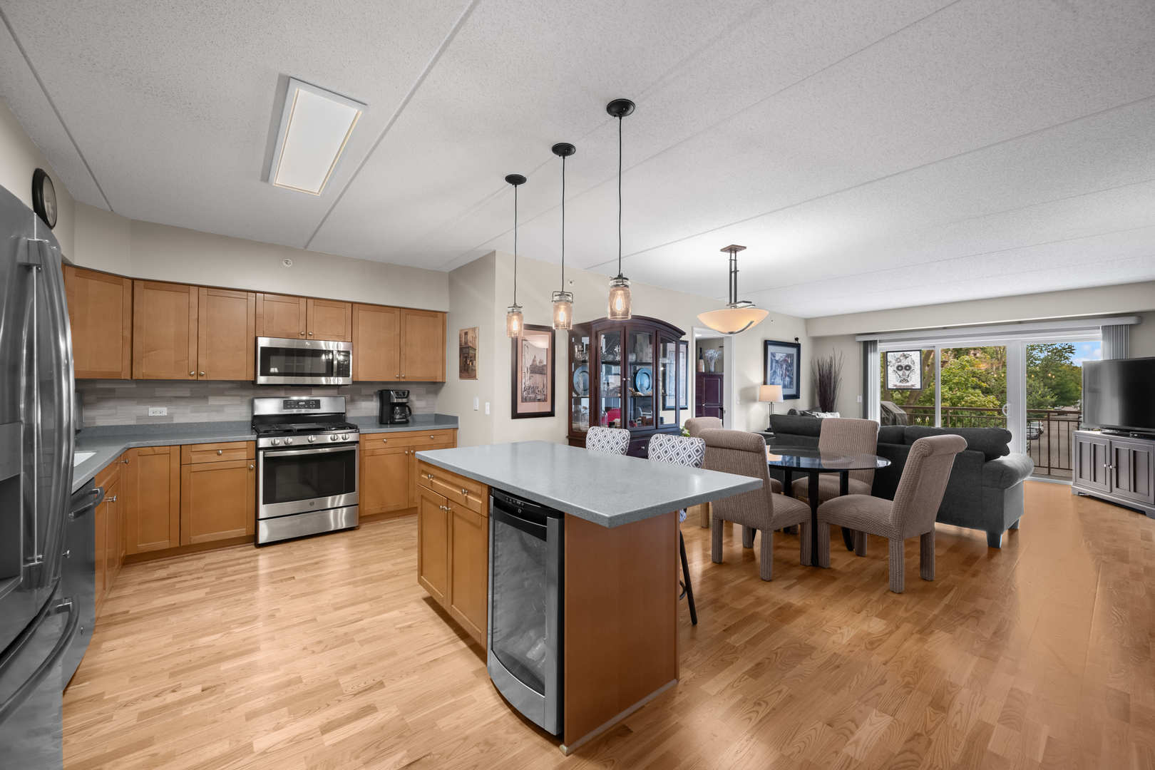 395 Graceland Avenue #308, Des Plaines, IL 60016