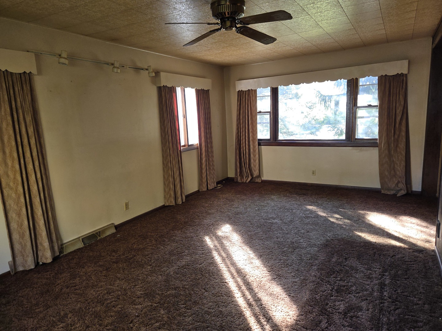 35397 N 1st Avenue, Ingleside, IL 60041