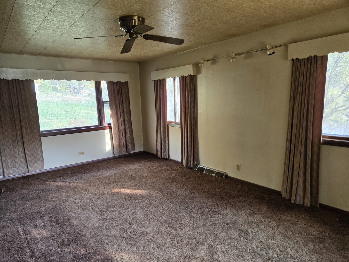 35397 N 1st Avenue, Ingleside, IL 60041