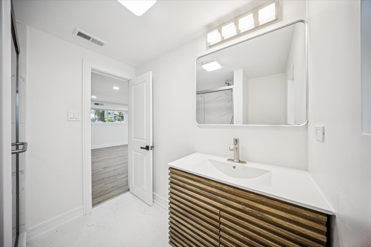 22W633 Burr Oak Drive, Glen Ellyn, IL 60137