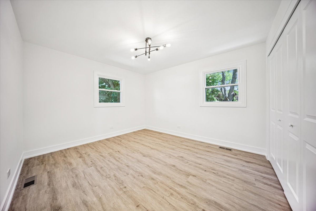 22W633 Burr Oak Drive, Glen Ellyn, IL 60137