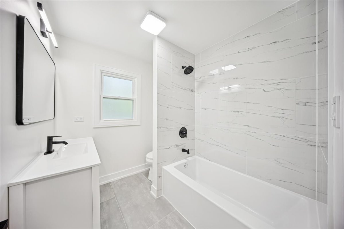 22W633 Burr Oak Drive, Glen Ellyn, IL 60137