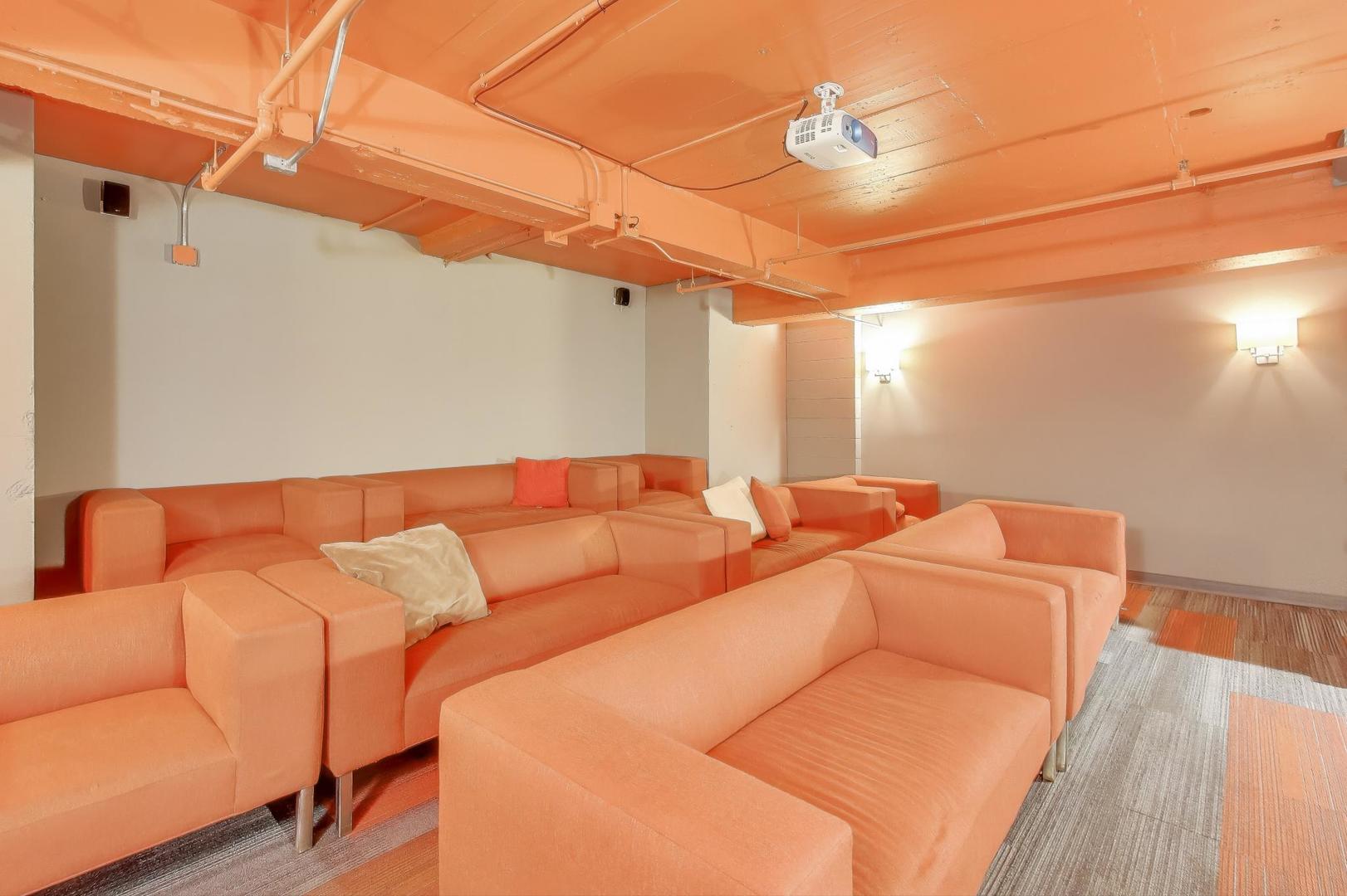 565 W Quincy Street #1603, Chicago, IL 60661