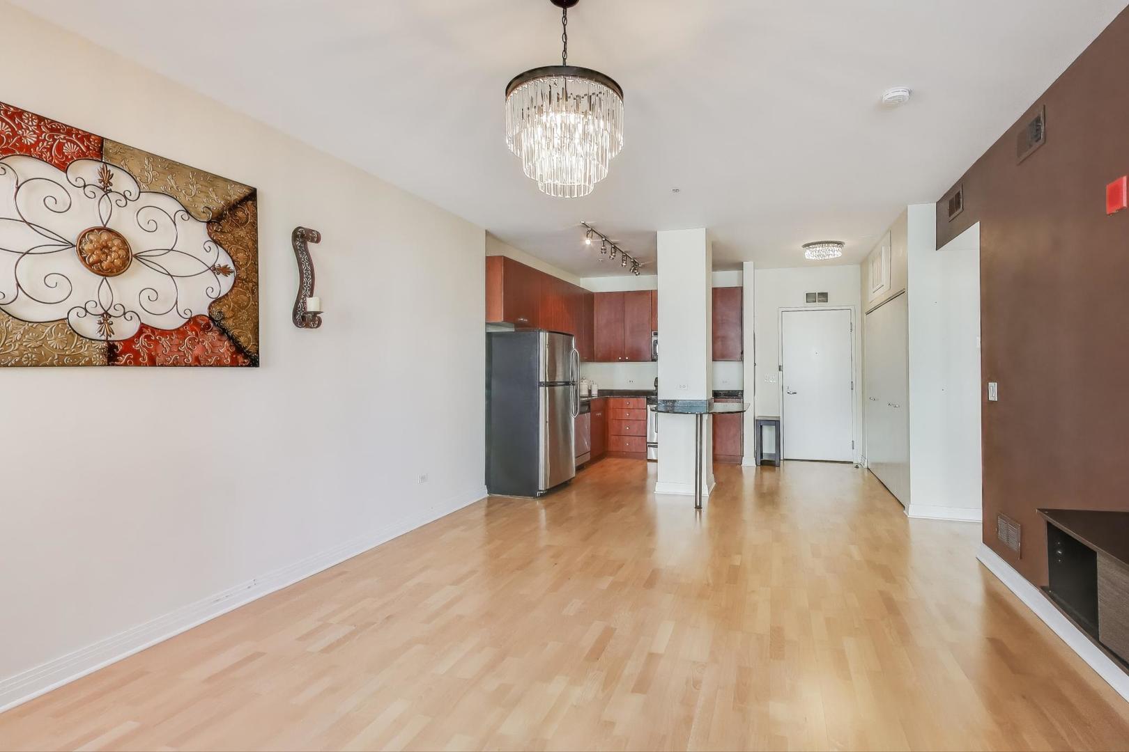 565 W Quincy Street #1603, Chicago, IL 60661