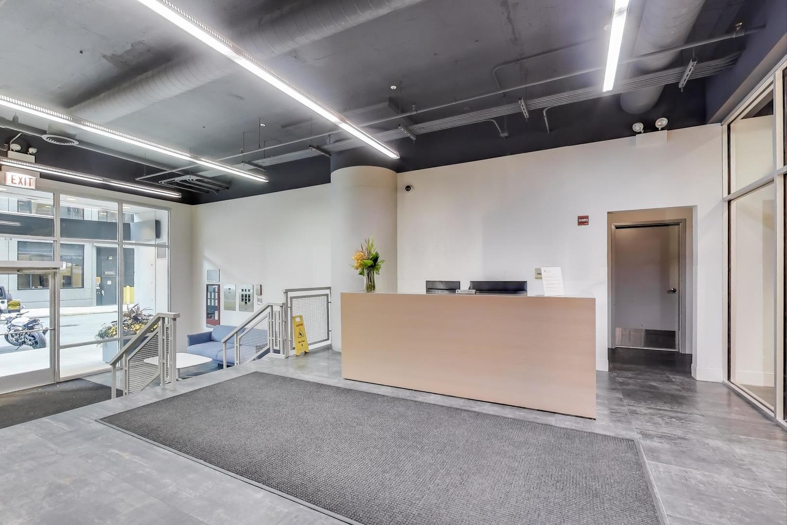 565 W Quincy Street #1603, Chicago, IL 60661