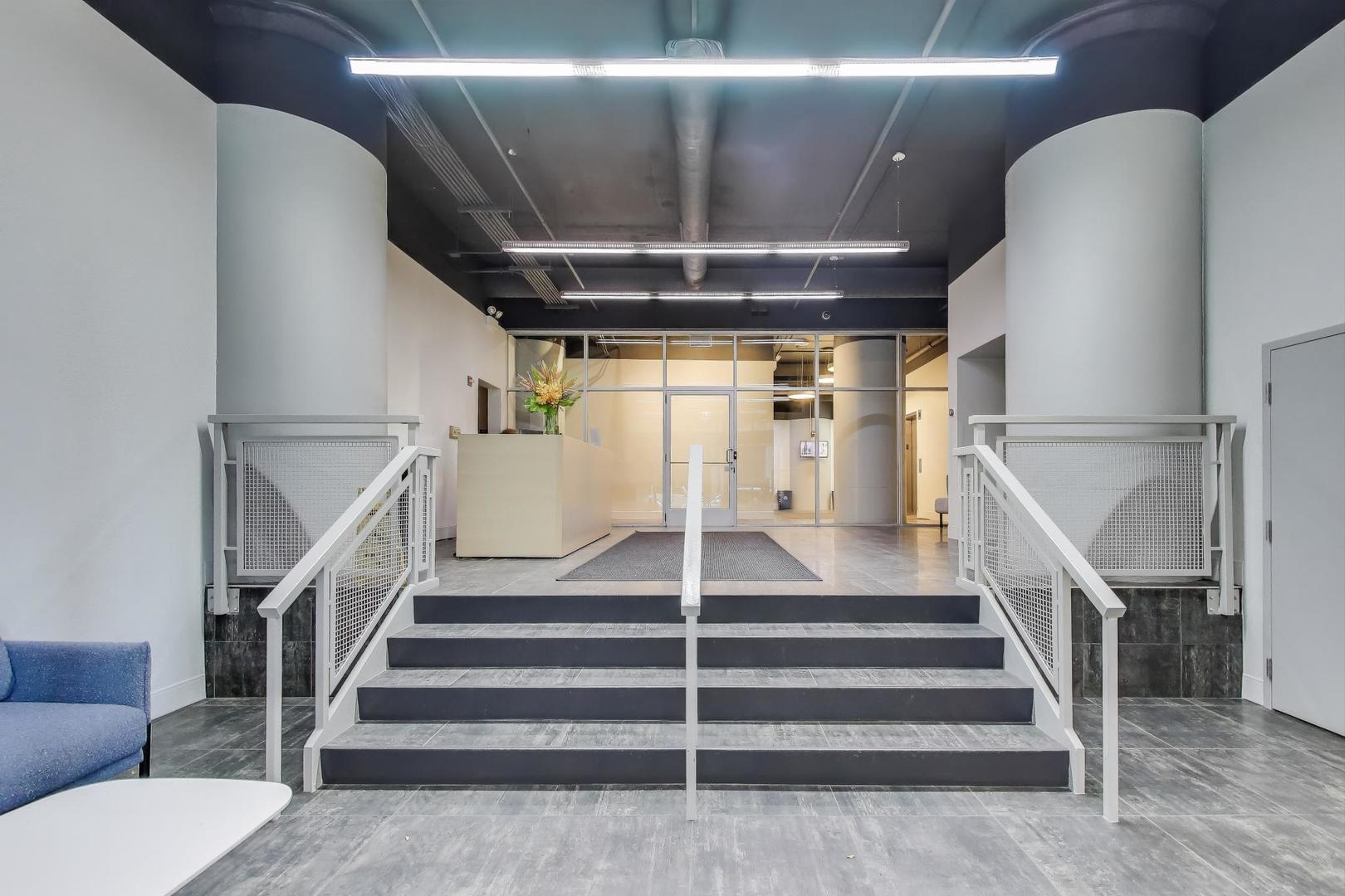 565 W Quincy Street #1603, Chicago, IL 60661