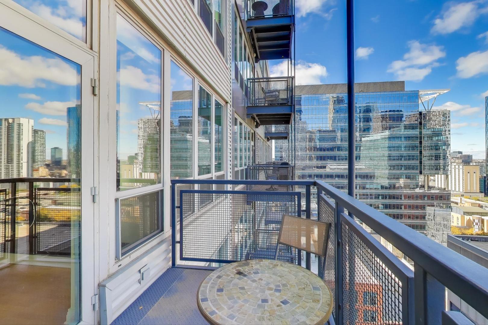 565 W Quincy Street #1603, Chicago, IL 60661