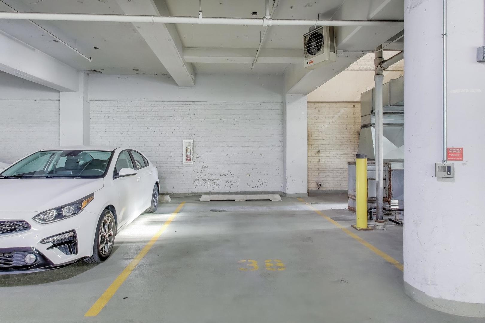 565 W Quincy Street #1603, Chicago, IL 60661