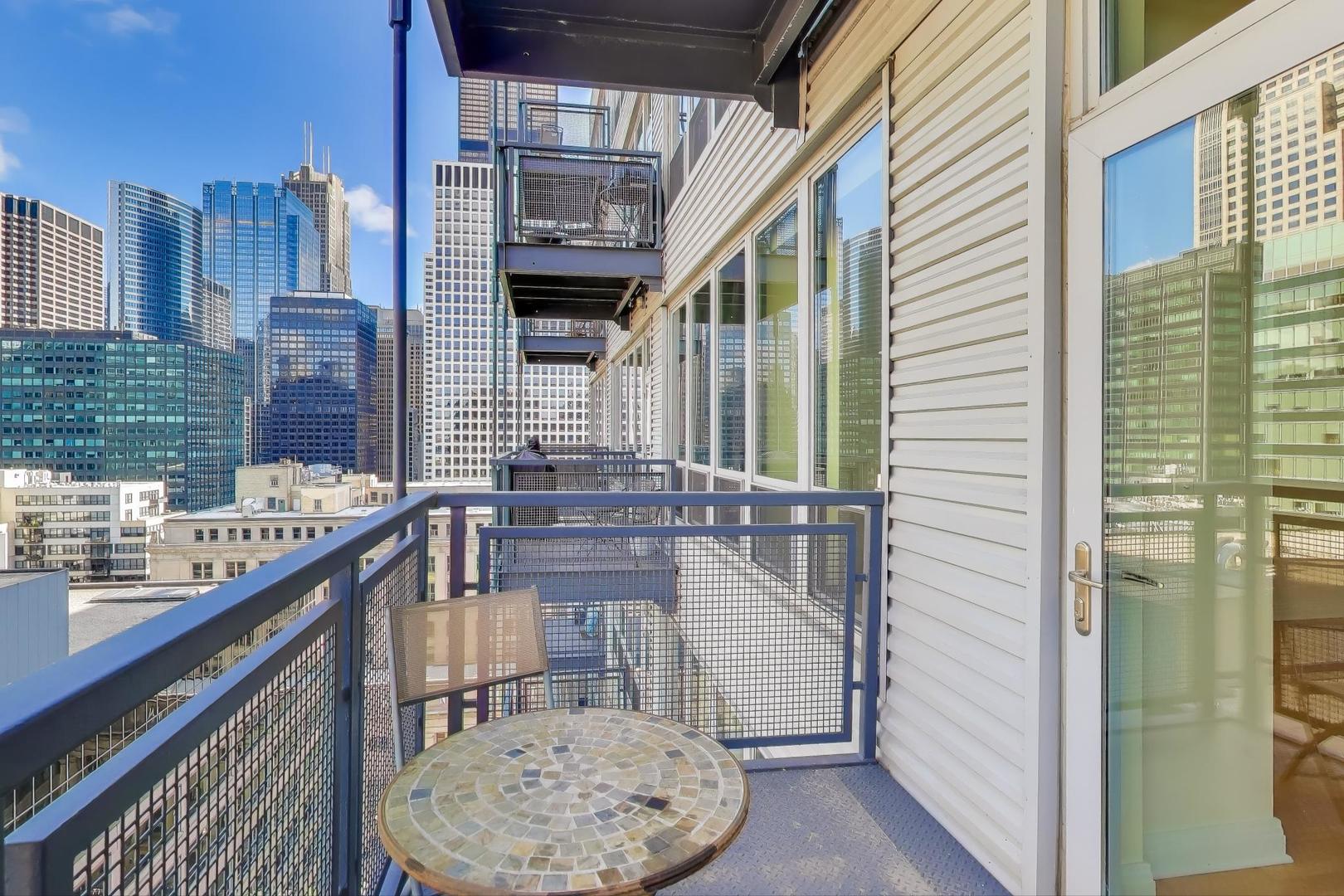 565 W Quincy Street #1603, Chicago, IL 60661