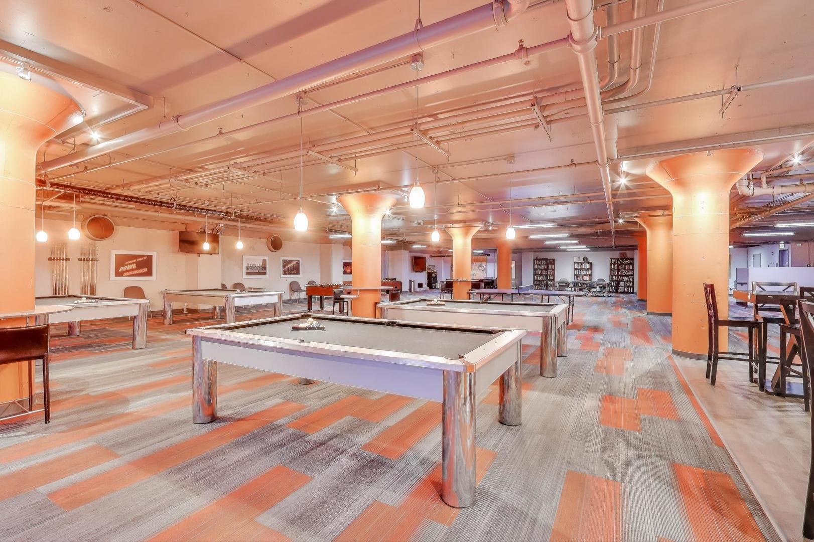 565 W Quincy Street #1603, Chicago, IL 60661