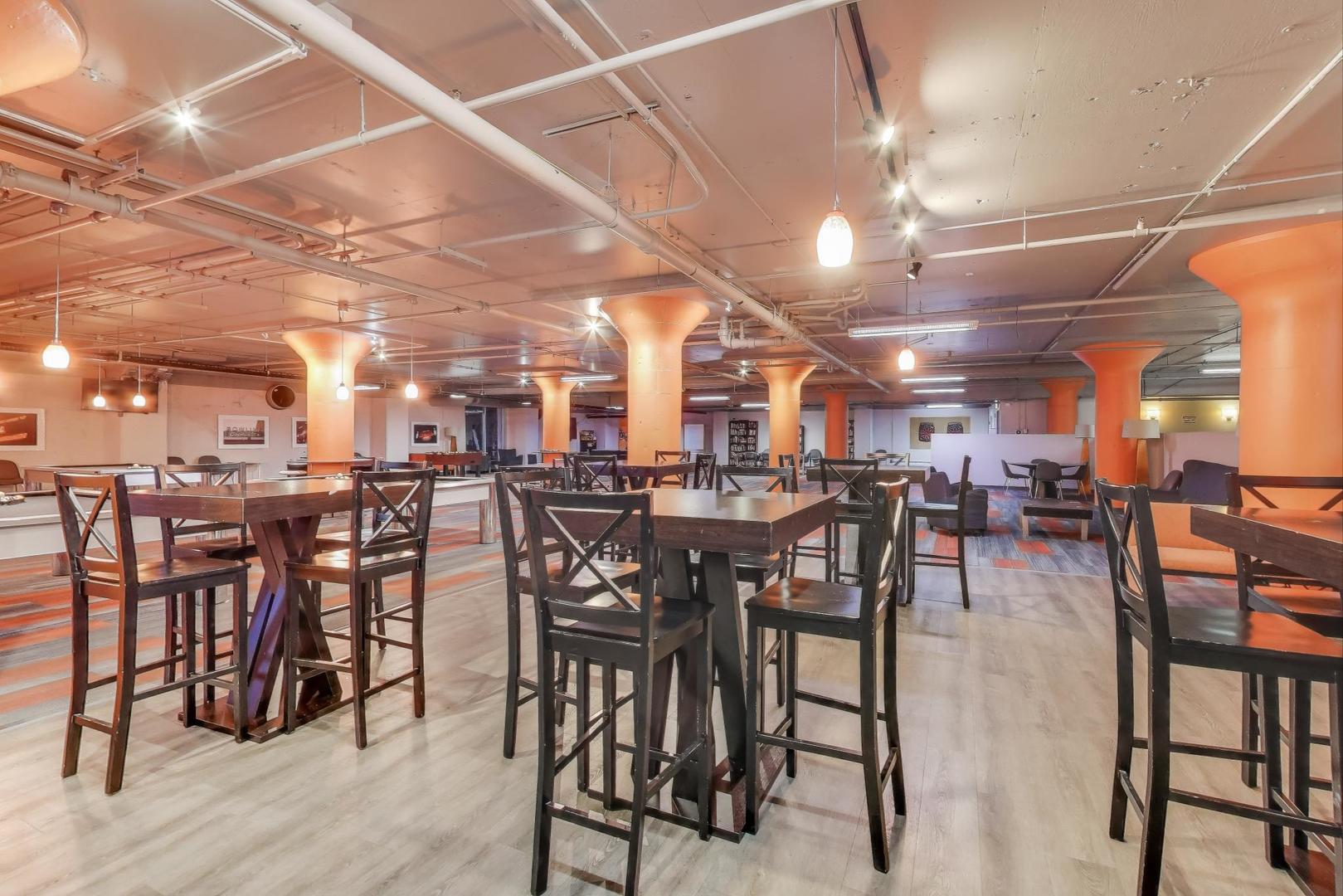 565 W Quincy Street #1603, Chicago, IL 60661