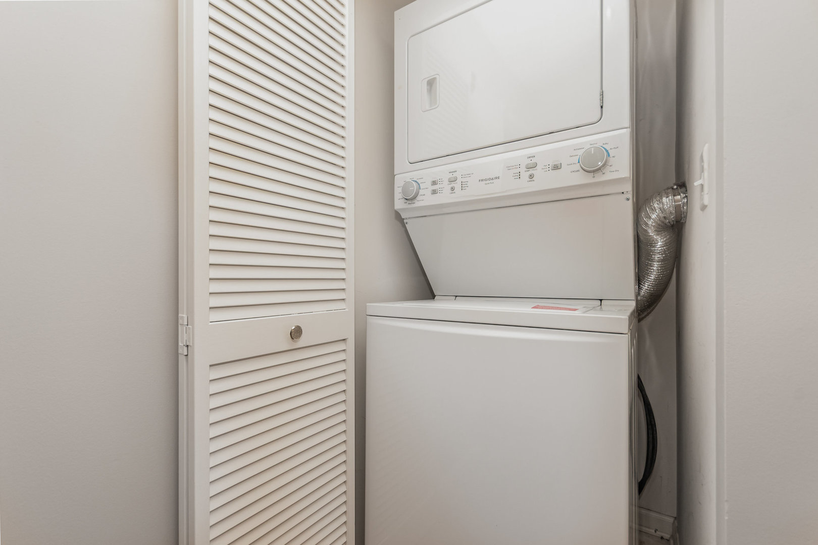 125 Lakeview Drive #609, Bloomingdale, IL 60108