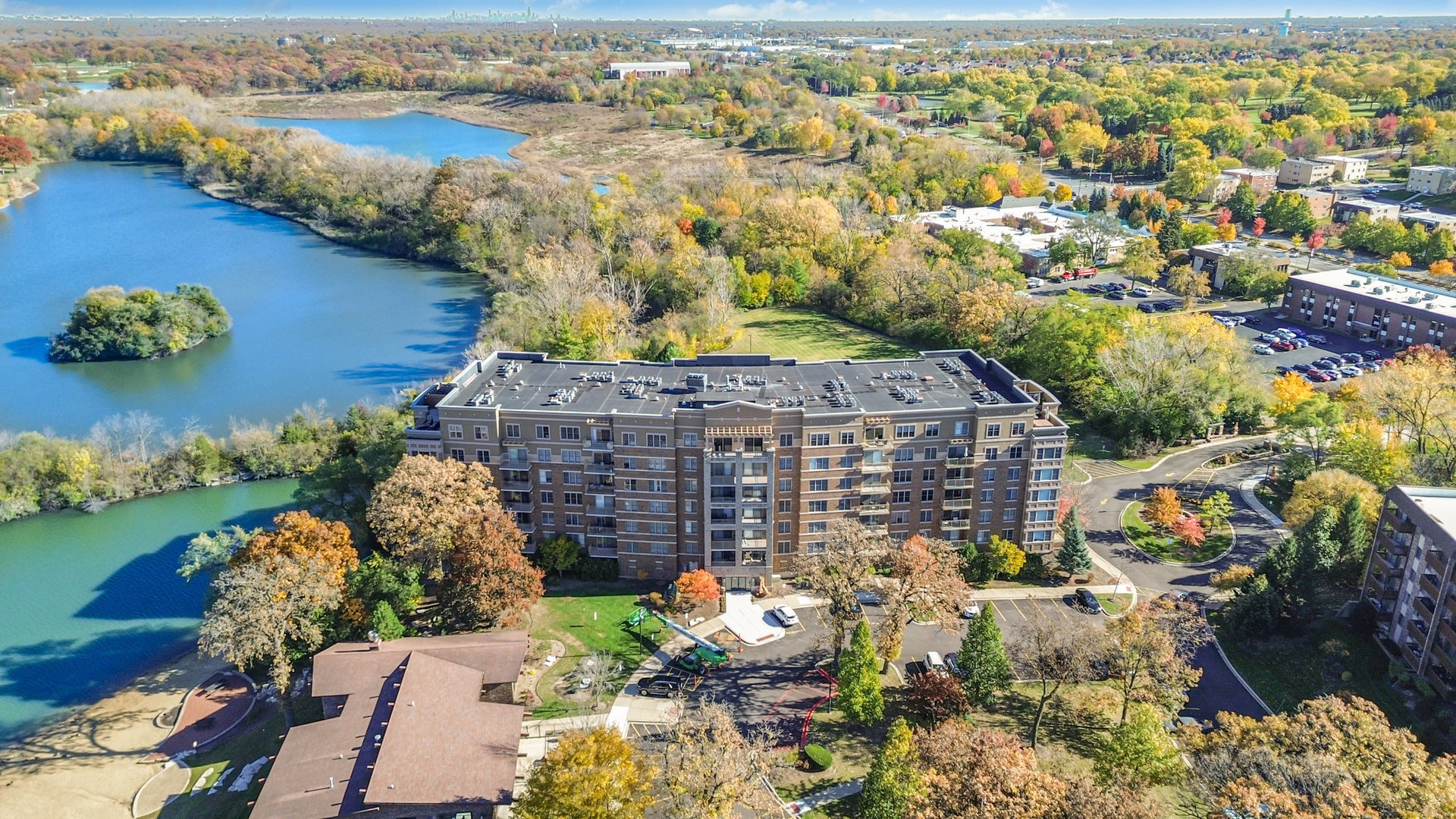 125 Lakeview Drive #609, Bloomingdale, IL 60108