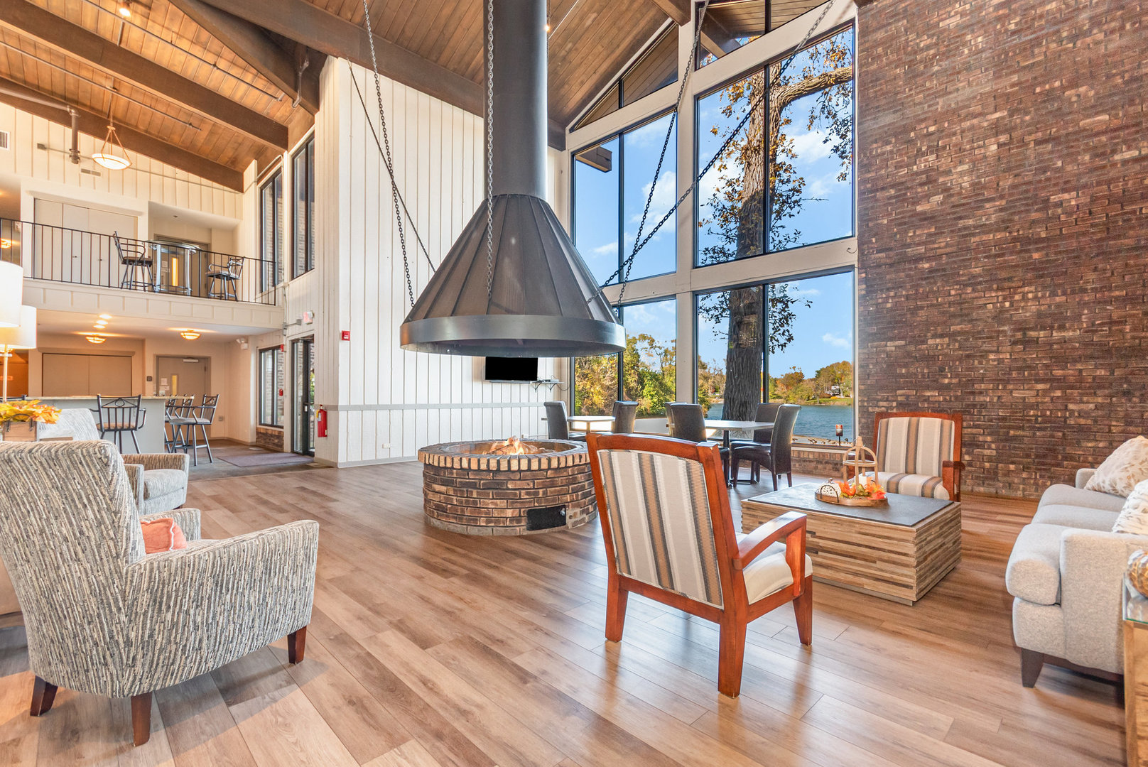 125 Lakeview Drive #609, Bloomingdale, IL 60108