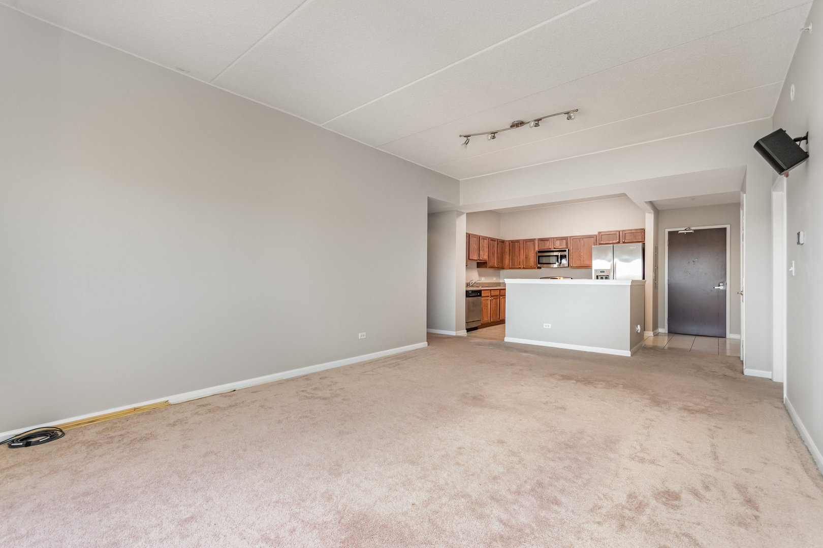 125 Lakeview Drive #609, Bloomingdale, IL 60108