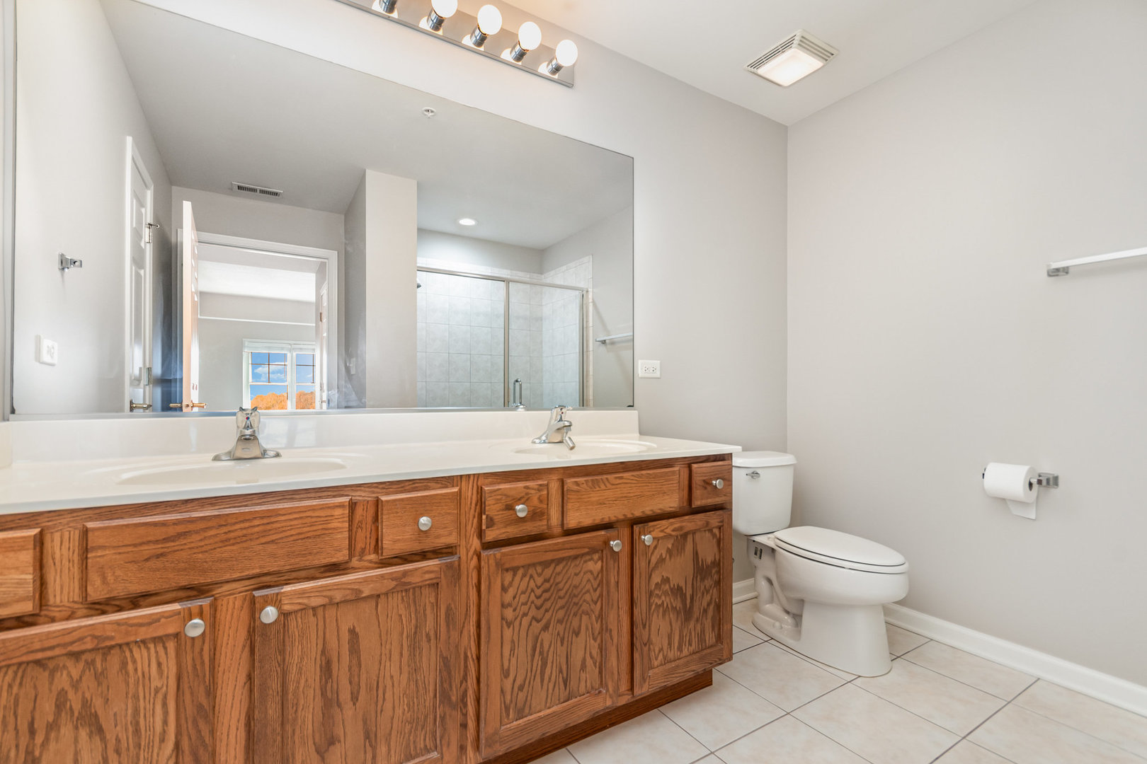 125 Lakeview Drive #609, Bloomingdale, IL 60108