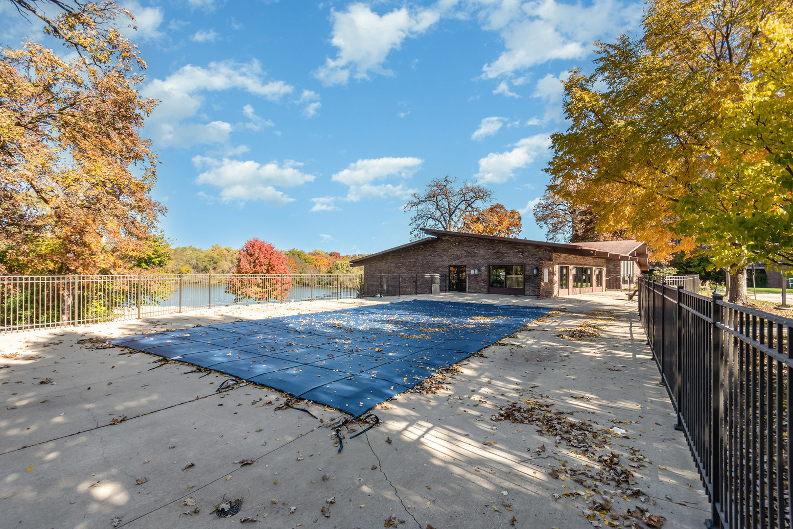 125 Lakeview Drive #609, Bloomingdale, IL 60108