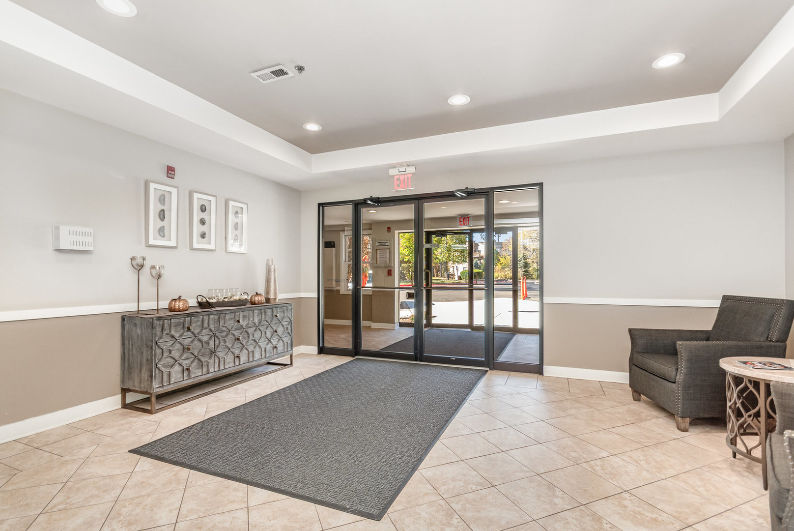 125 Lakeview Drive #609, Bloomingdale, IL 60108