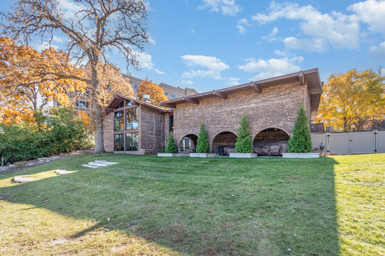 125 Lakeview Drive #609, Bloomingdale, IL 60108