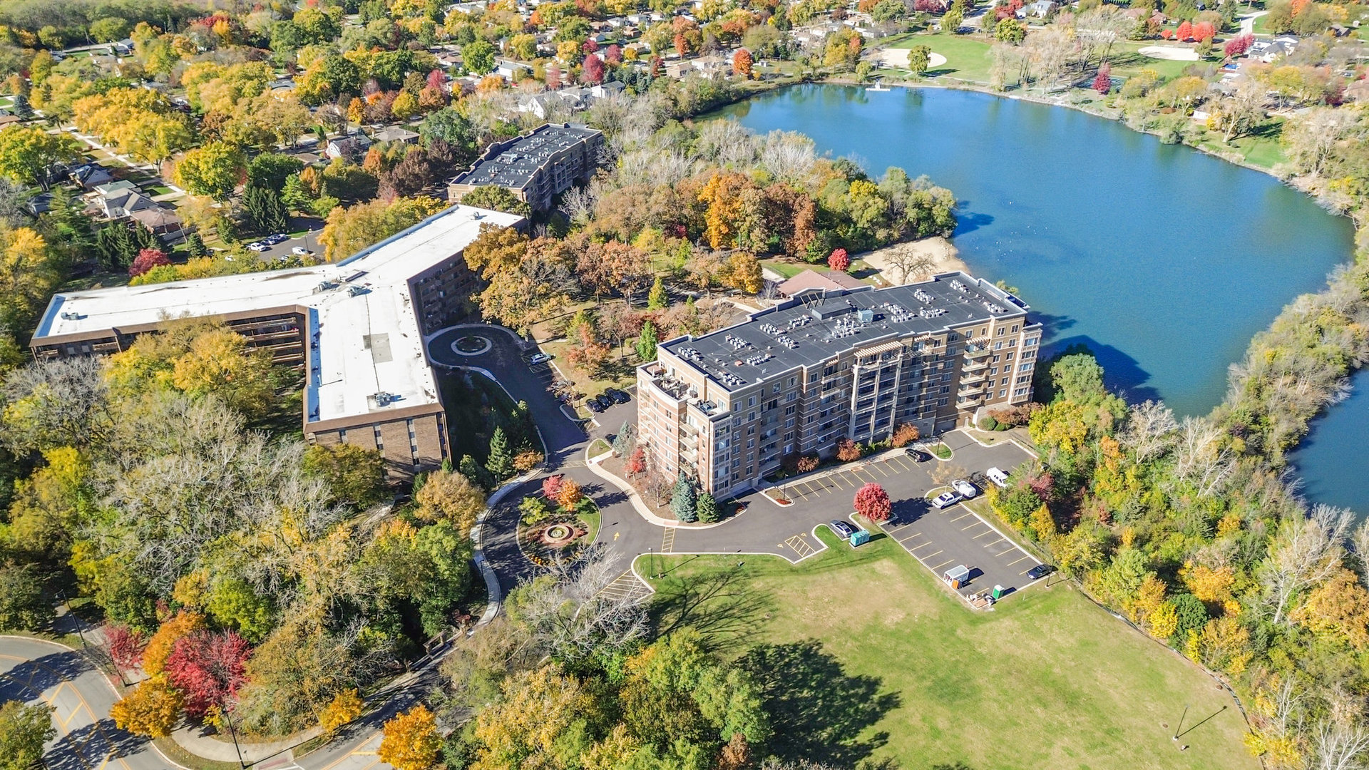 125 Lakeview Drive #609, Bloomingdale, IL 60108