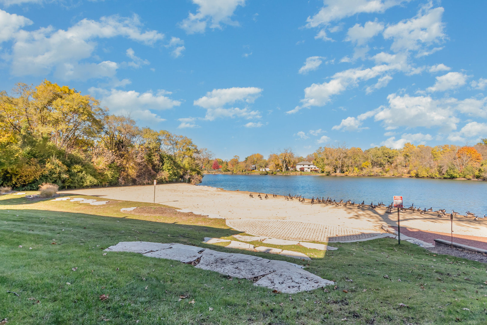 125 Lakeview Drive #609, Bloomingdale, IL 60108