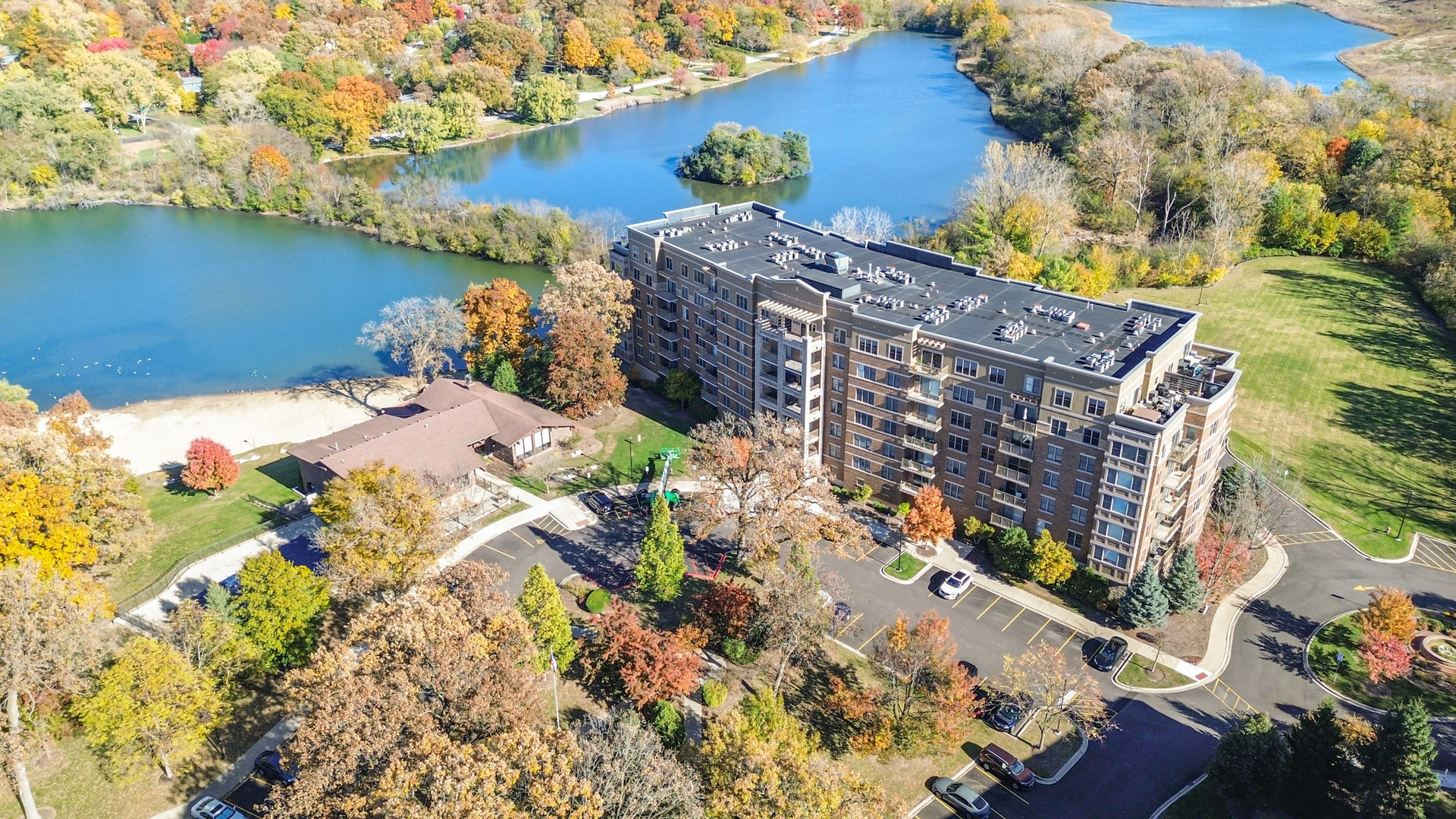 125 Lakeview Drive #609, Bloomingdale, IL 60108