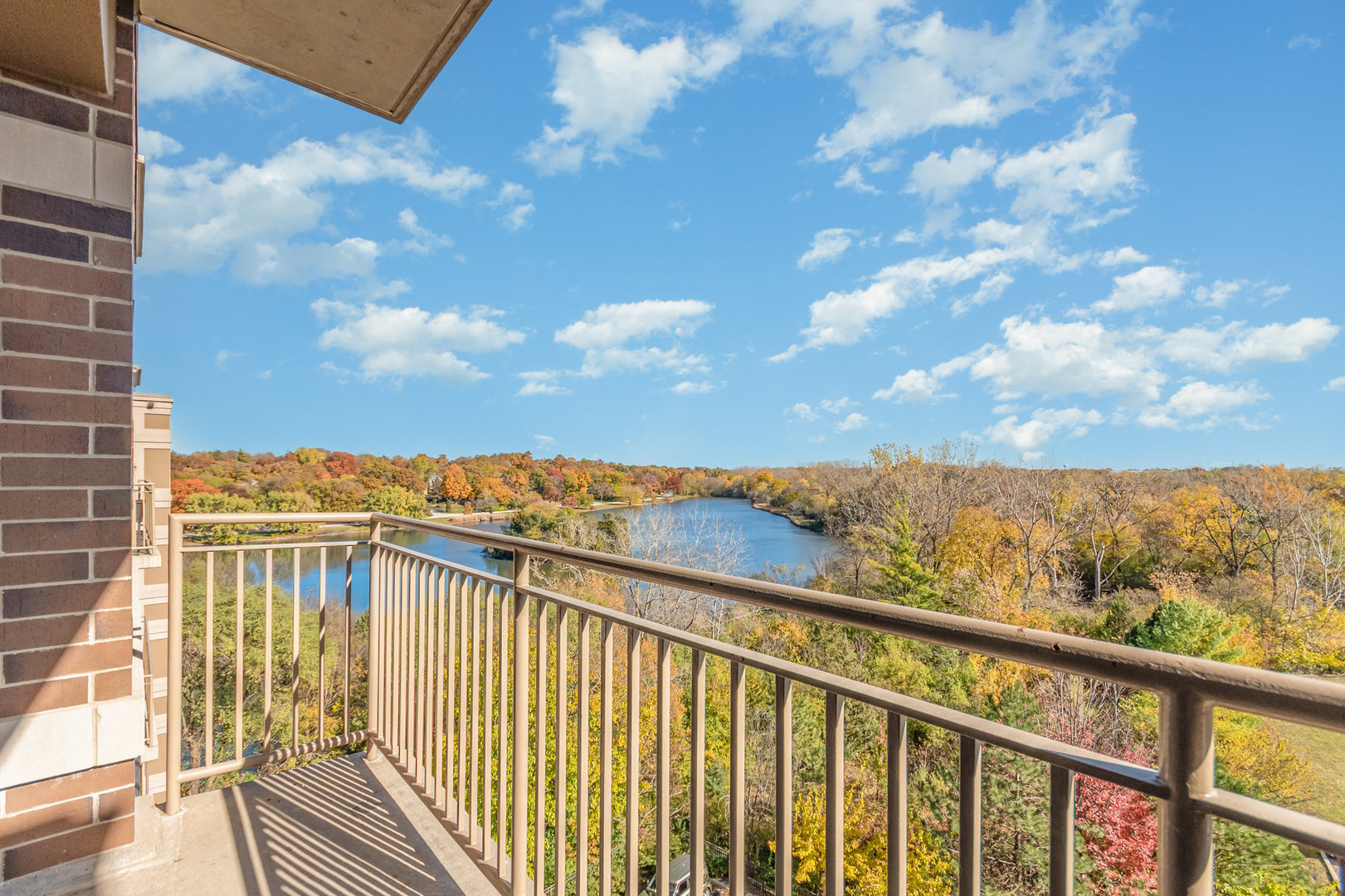 125 Lakeview Drive #609, Bloomingdale, IL 60108