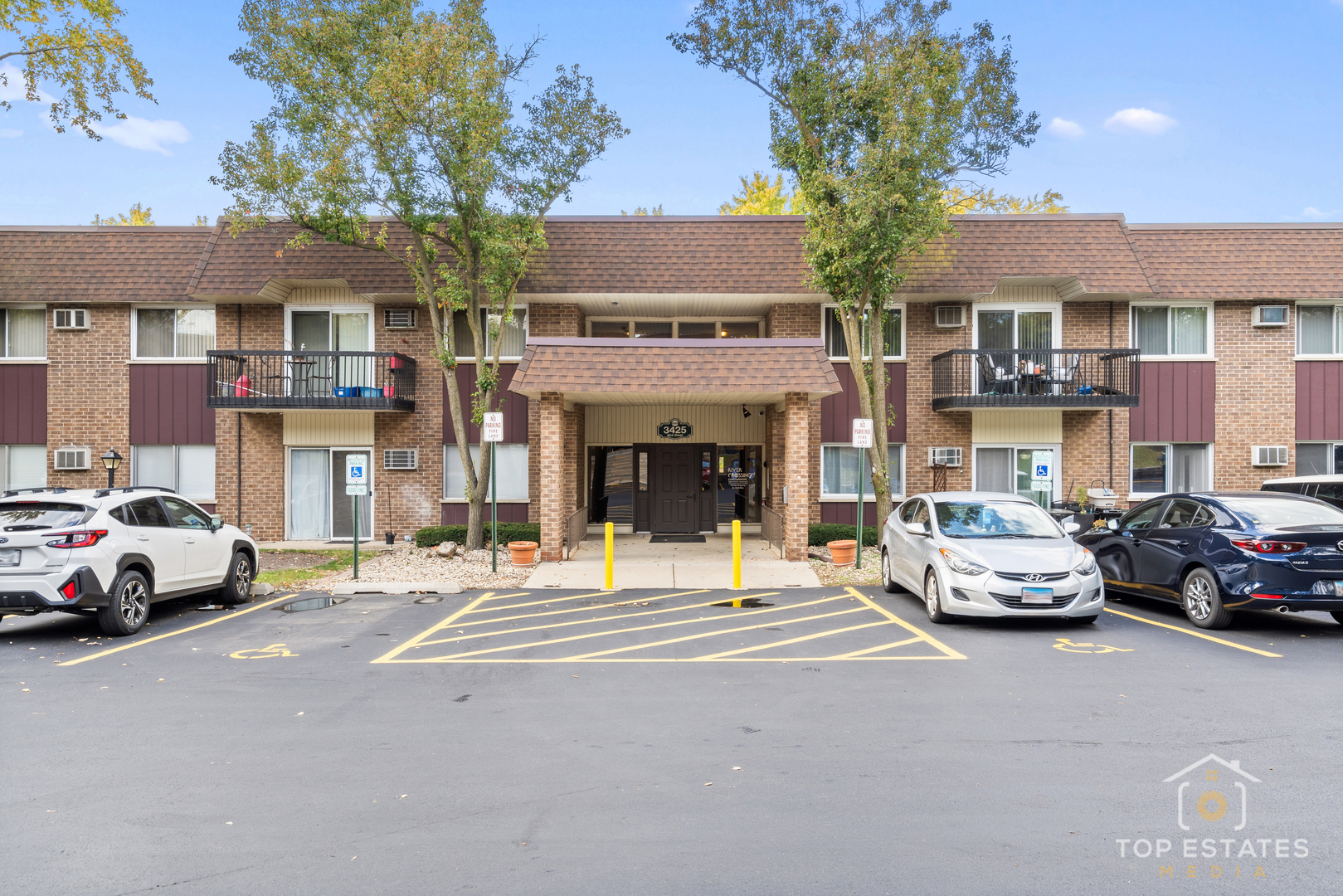 3425 83rd Street #D5, Woodridge, IL 60517