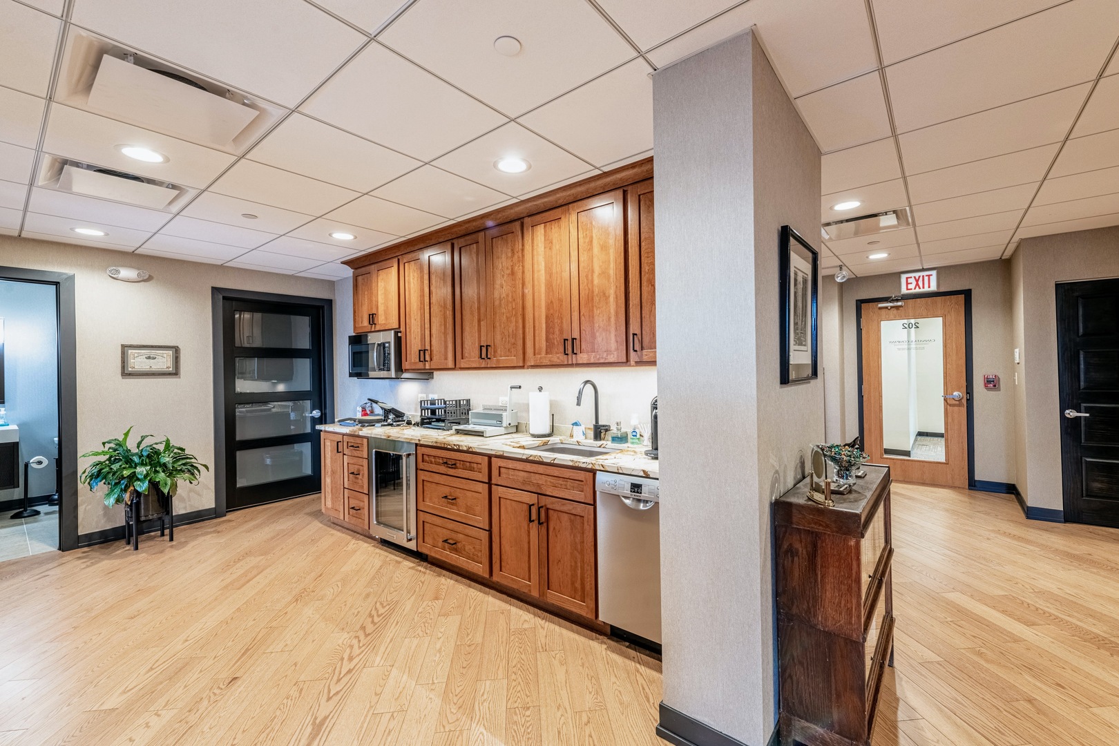 25 E Main Street #202, Roselle, IL 60172