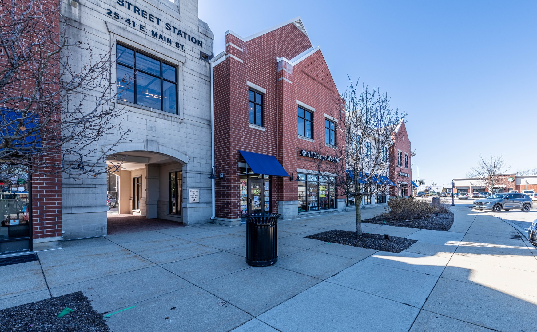 25 E Main Street #202, Roselle, IL 60172