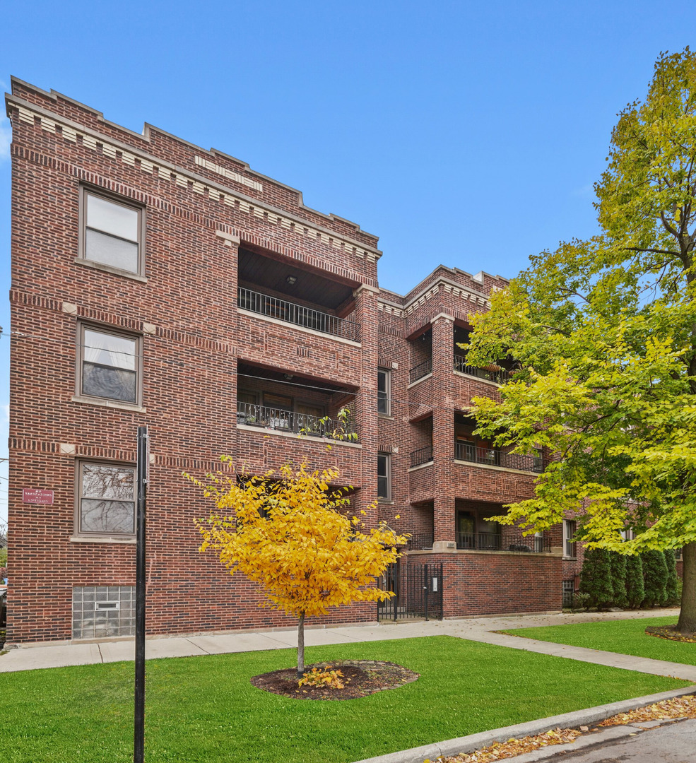 2237 N Saint Louis Avenue #2, Chicago, IL 60647