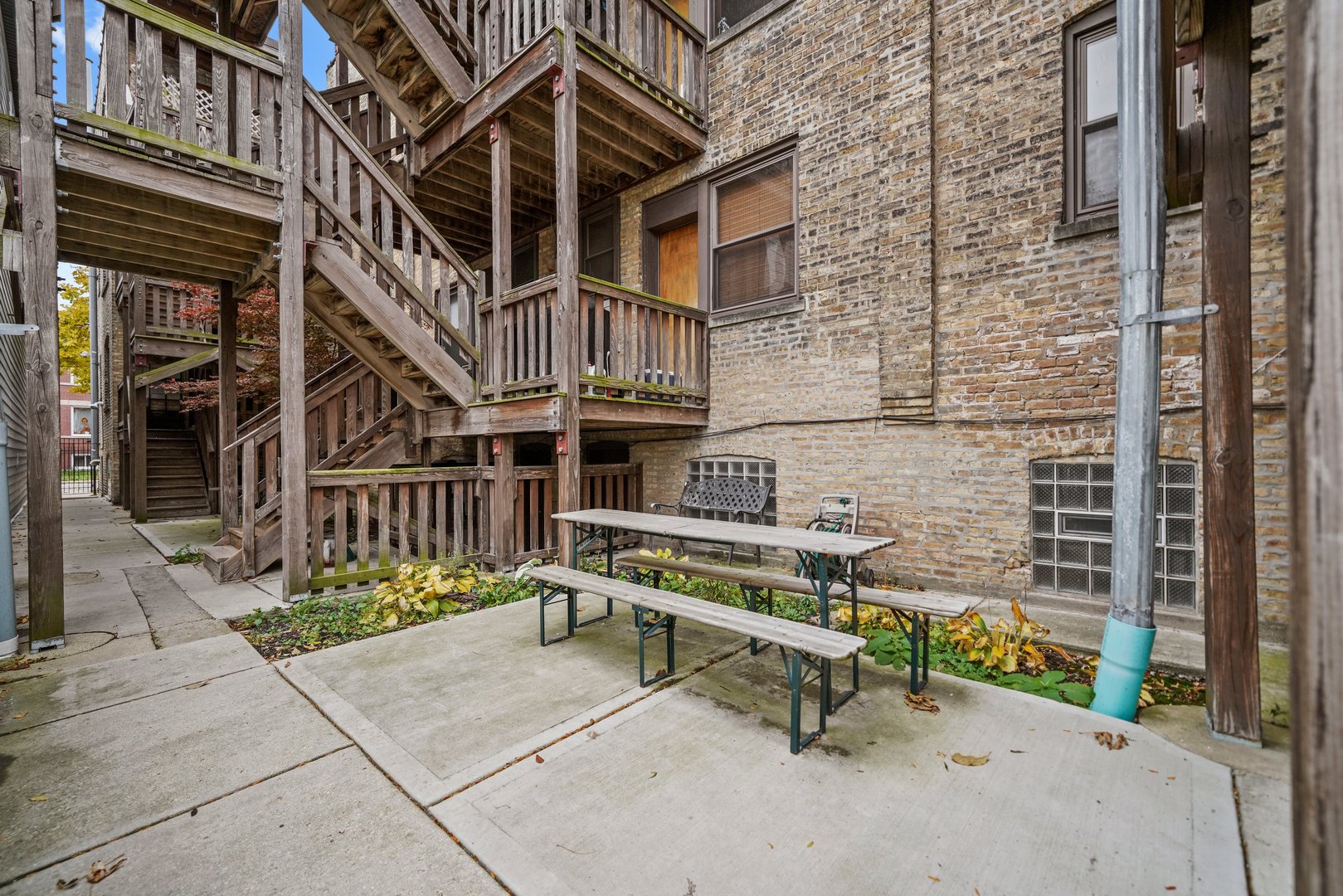 2237 N Saint Louis Avenue #2, Chicago, IL 60647