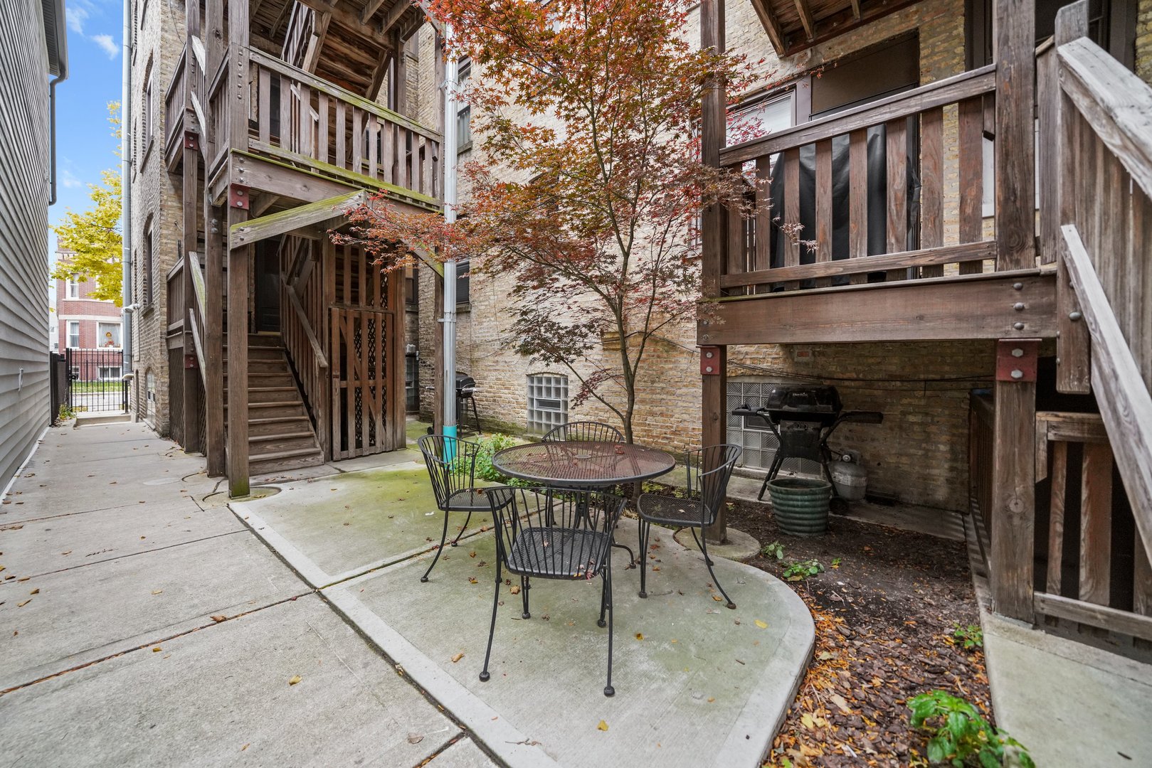 2237 N Saint Louis Avenue #2, Chicago, IL 60647